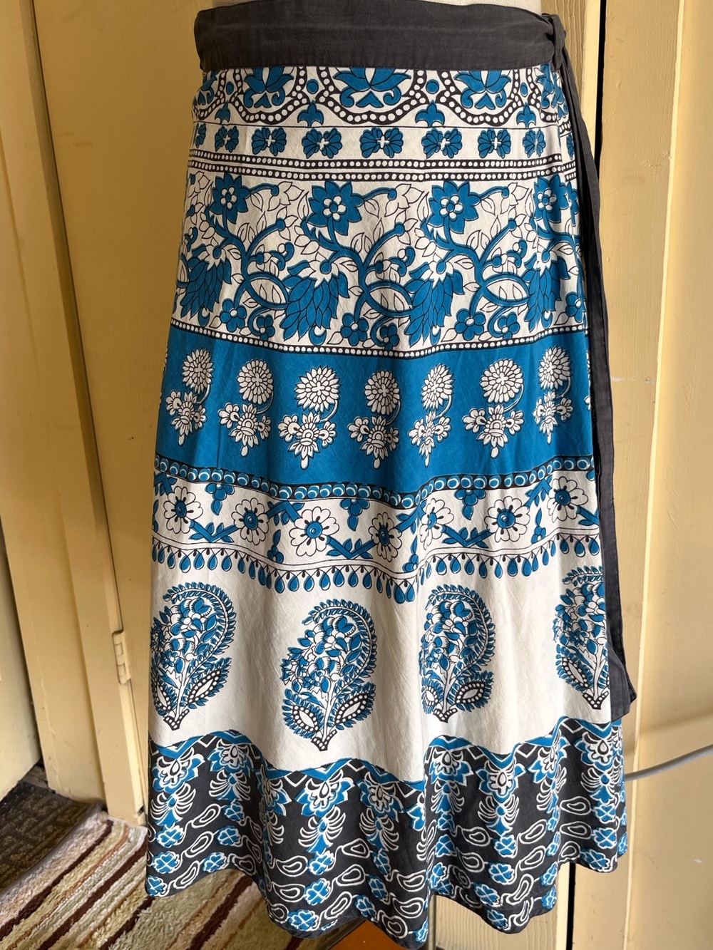 Lucky Brand 100% cotton wrap hippie vintage print skirt